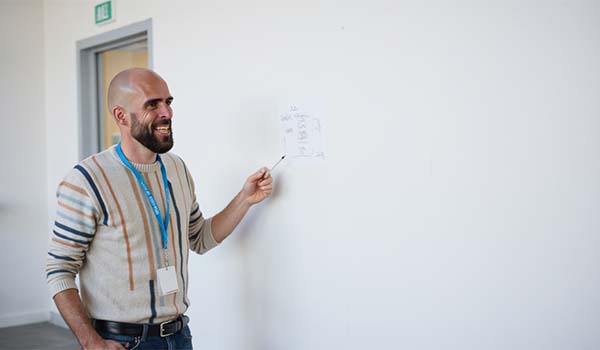 Chatbots con IA bien hechos: capta leads y resuelve sin frustrar