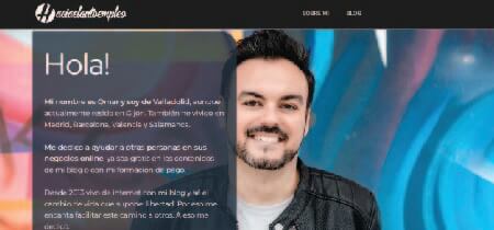 Fotografía de hombre de cabello negro en captura de pantalla del blog "Hacia el autoempleo"