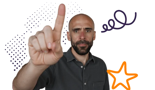 Álvaro Torres levantando el dedo índice, destacando webs de alquiler únicas